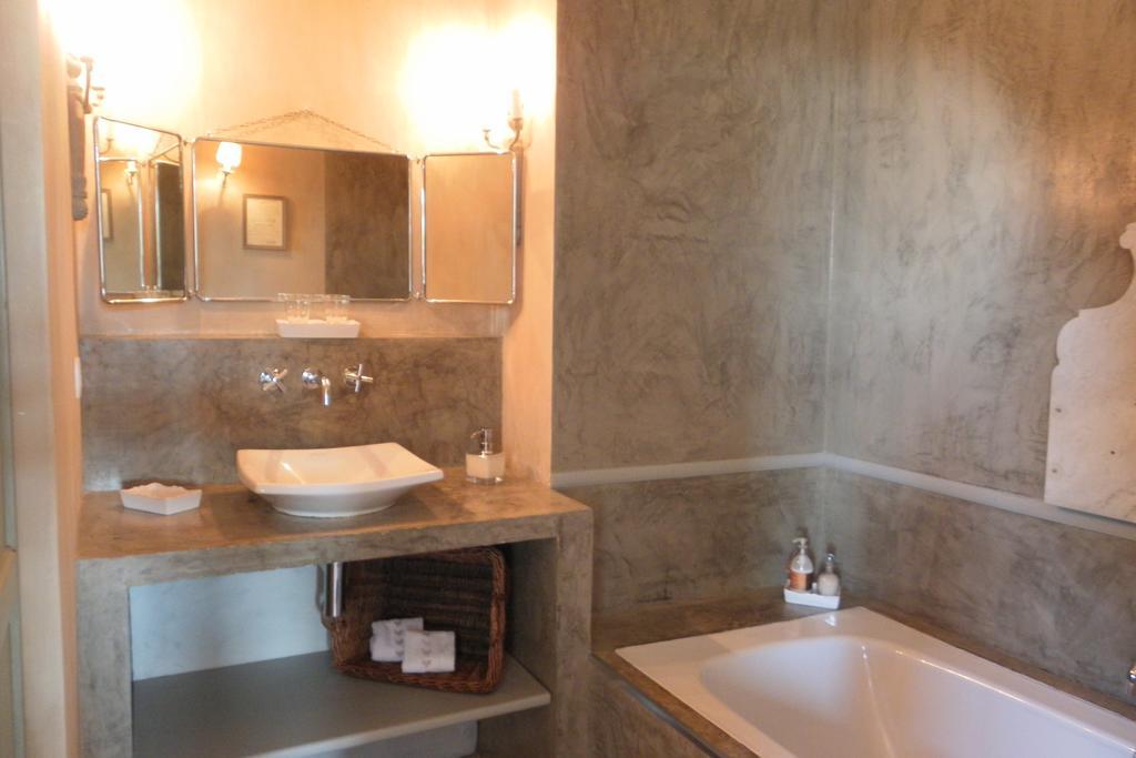 Les Volets Bleus Bed & Breakfast Arcangues Phòng bức ảnh