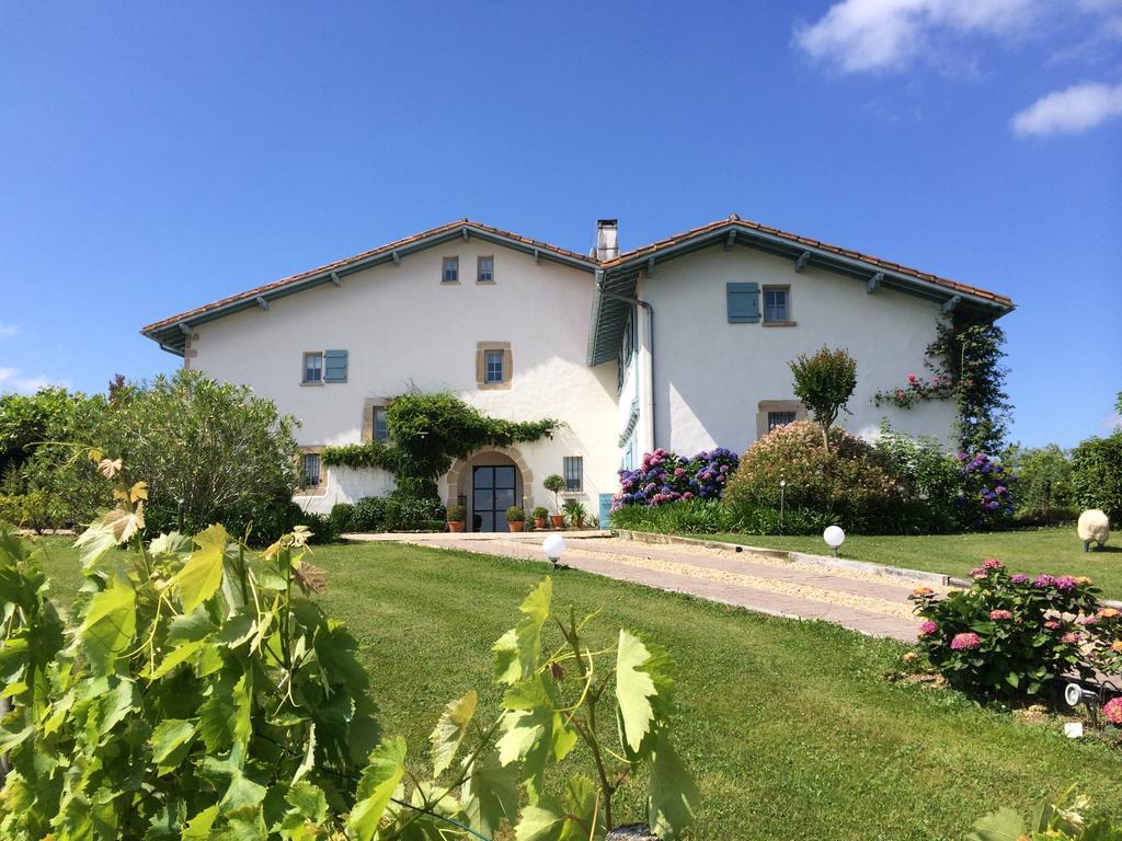 Les Volets Bleus Bed & Breakfast Arcangues Ngoại thất bức ảnh