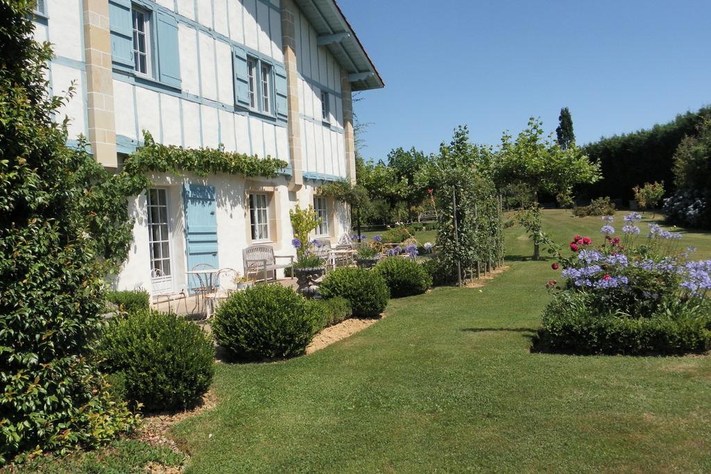 Les Volets Bleus Bed & Breakfast Arcangues Ngoại thất bức ảnh