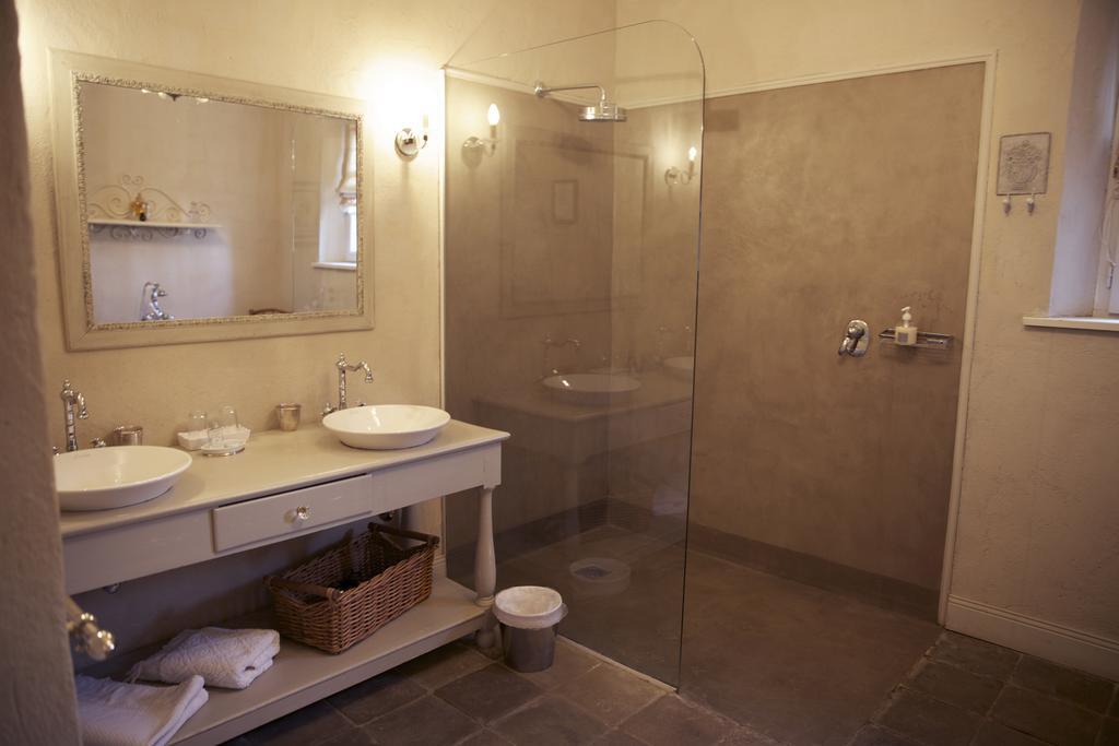 Les Volets Bleus Bed & Breakfast Arcangues Phòng bức ảnh