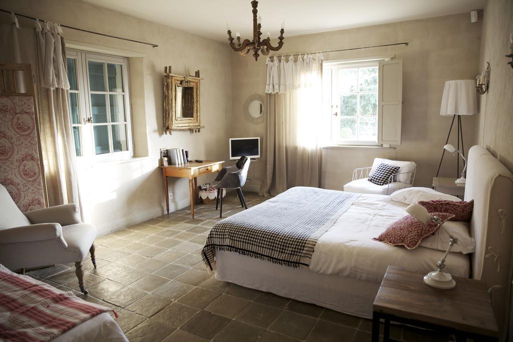 Les Volets Bleus Bed & Breakfast Arcangues Phòng bức ảnh